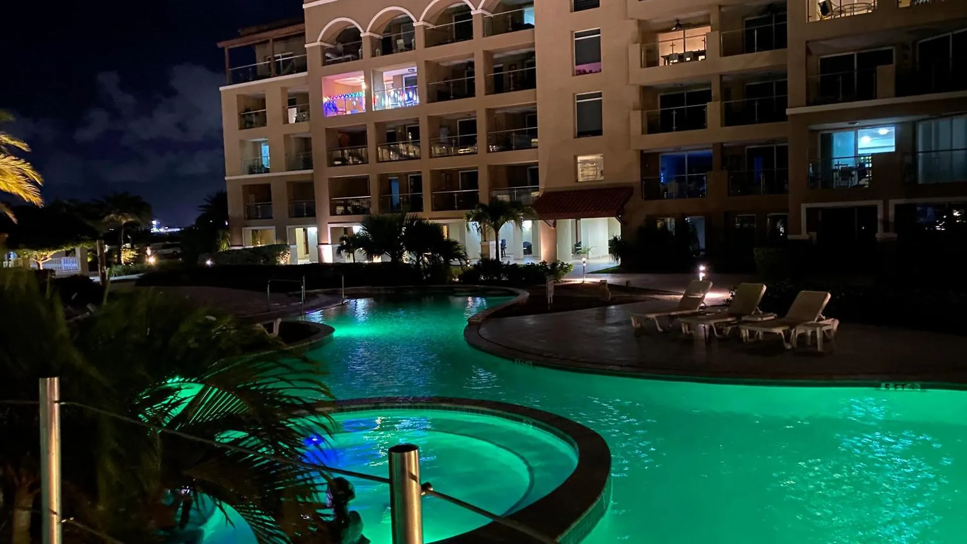 Beautiful Vibes Sun Kiss Serenity Your Stylish Apt Just Steps From Eagle Beach Palm Beach