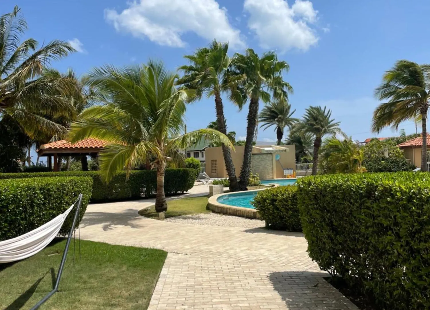 Beautiful Vibes Sun Kiss Serenity Your Stylish Apt Just Steps From Eagle Beach Palm Beach